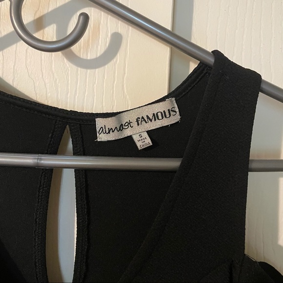 Cold shoulder dress - Picture 3 of 3